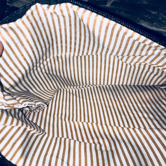 Cute crossover bag - Picture 2 of 2